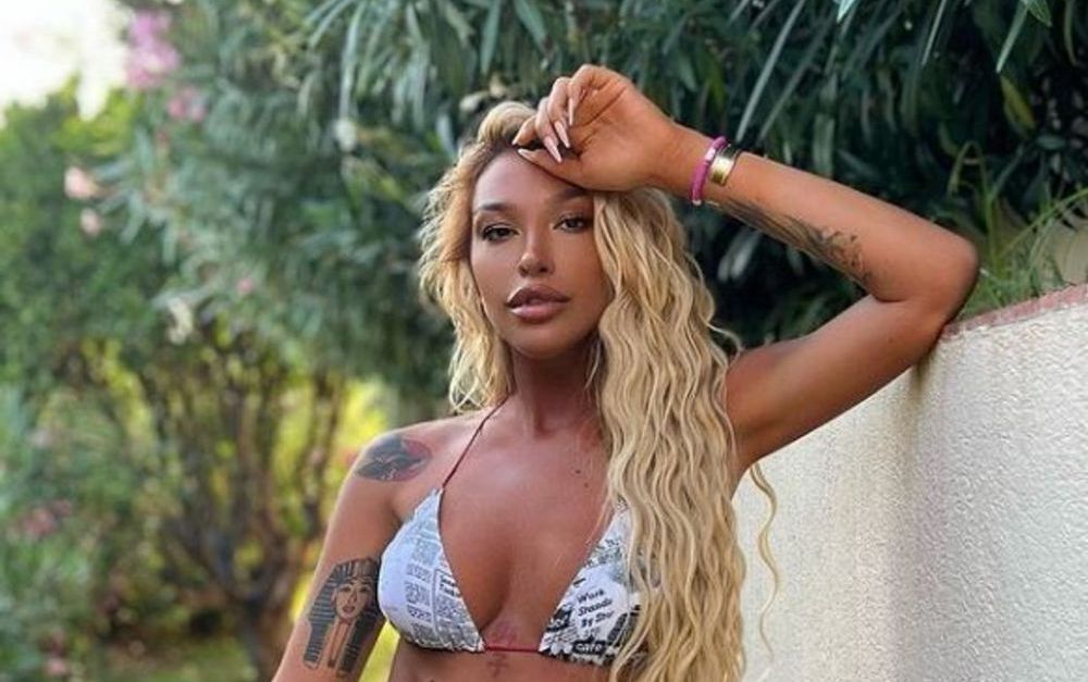 Ema Uta, apariție irezistibilă &icirc;n vacanța din Hawaii. Cum se distrează după despărțirea de Alex Bodi