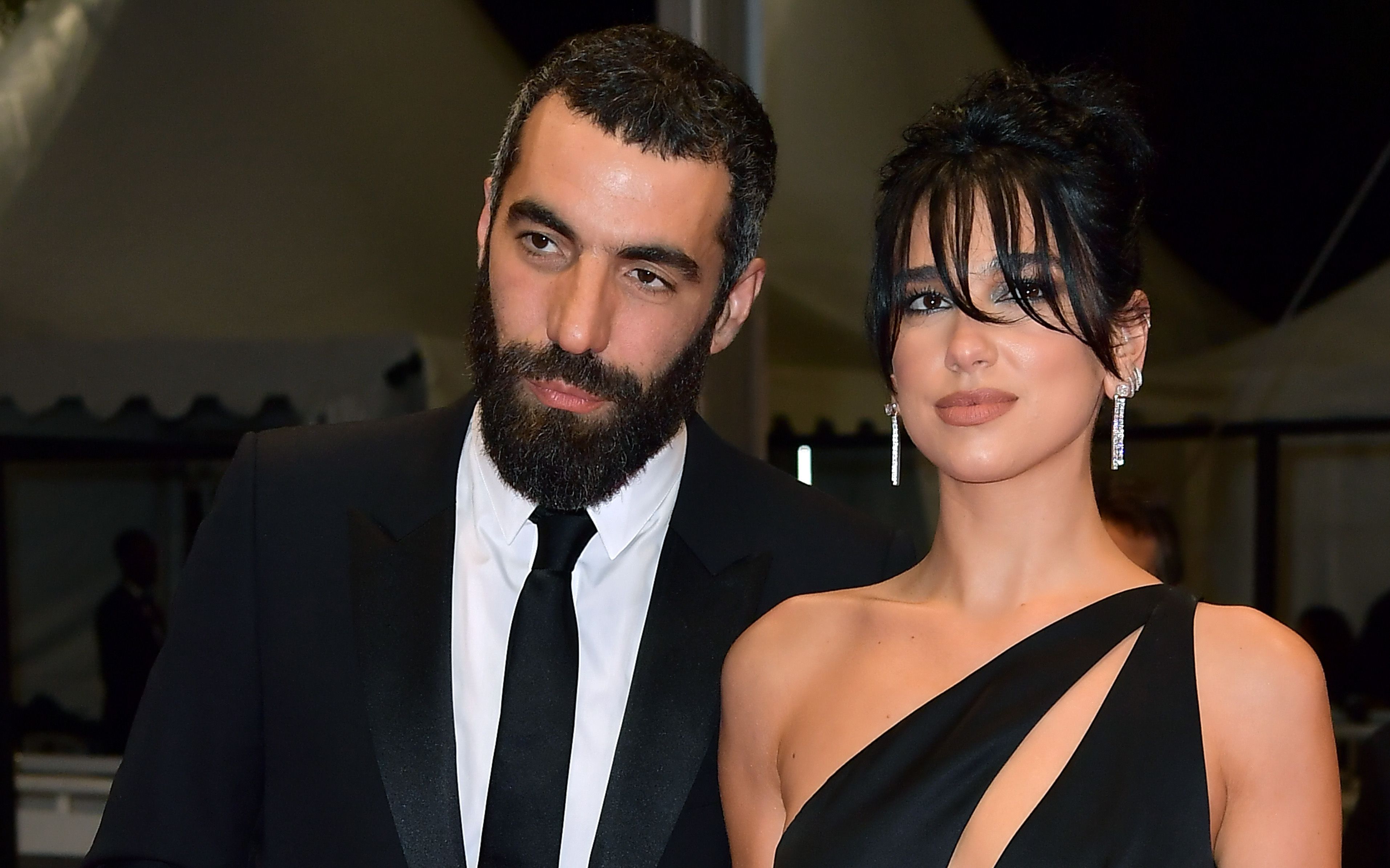 Dua Lipa și iubitul regizor și-au spus adio! S-au despărțit după 8 luni de relație