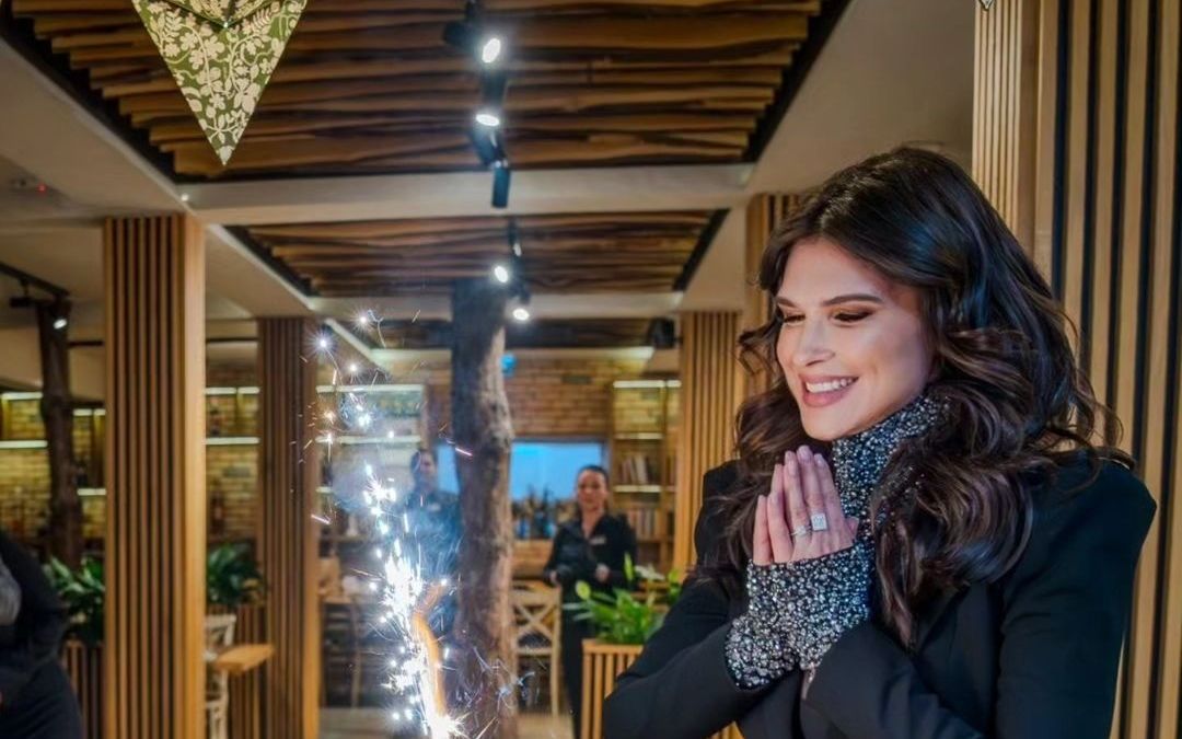 A &icirc;mplinit 45 de ani, dar fanii &icirc;n comentarii au numit-o domnișoară! Monica B&icirc;rlădeanu, superbă de ziua ei