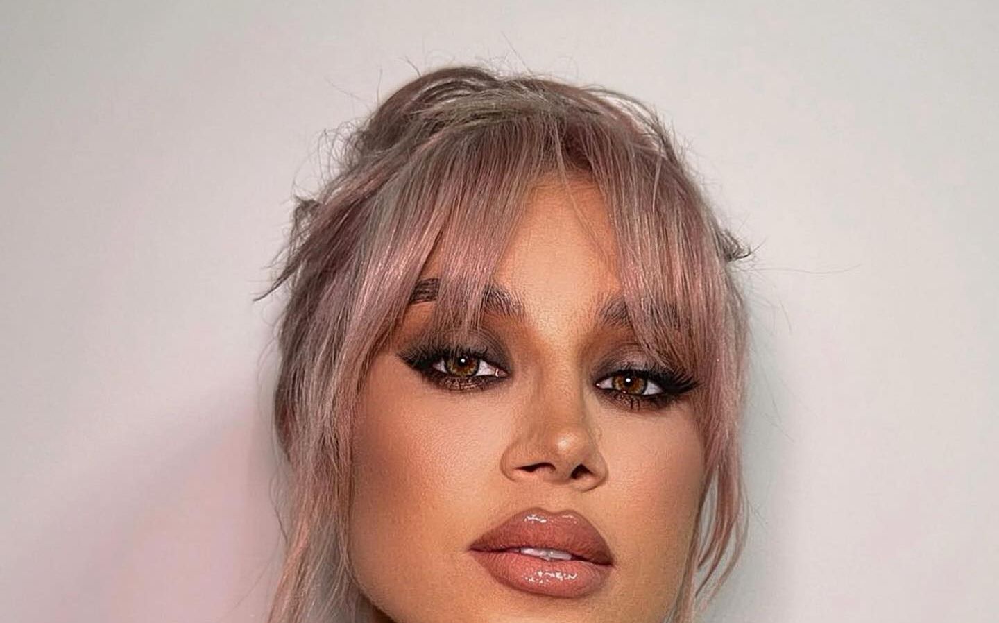 Alina Ceușan, fără filtre și fără machiaj. Cum arată prezentatoarea &rdquo;Love Island&rdquo; complet naturală
