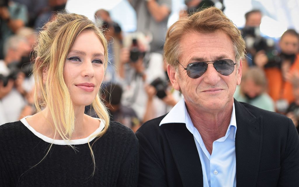 Ce frumusețe de fată are Sean Penn! Actorul și fiica Dylan au fost surprinși de paparazzi &icirc;ntr-o ipostază rară