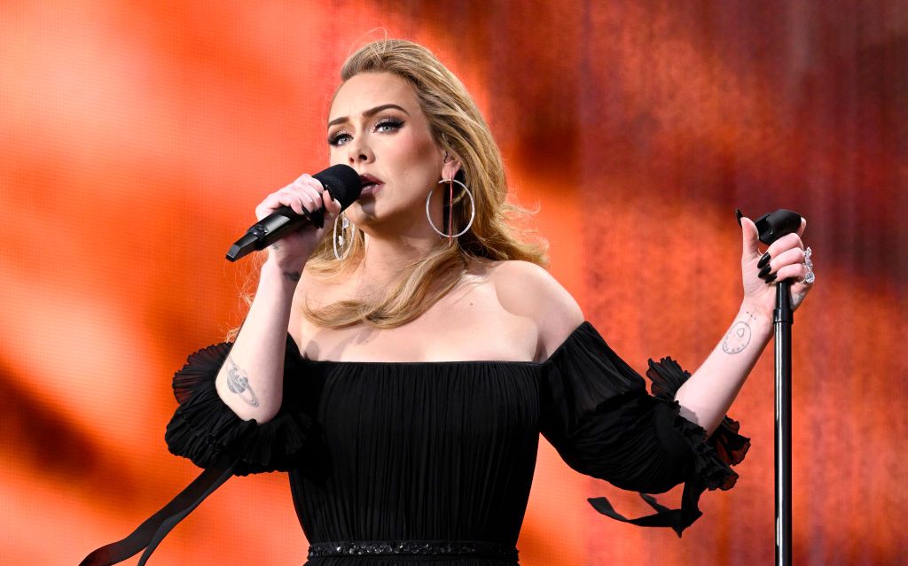 Adele &icirc;nt&acirc;mpină unele probleme de sănătate. Artista a fost nevoită să anuleze unele concerte pe care le avea stabilite