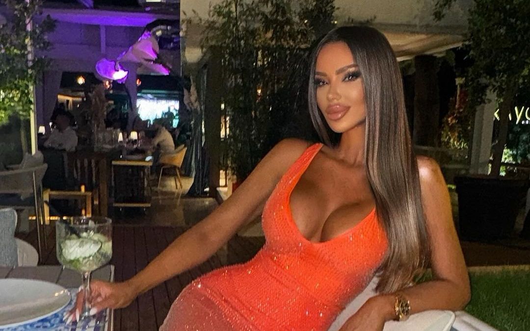 Problemele se țin lanț de Bianca Drăgușanu. Ce a pățit vedeta la &icirc;ntoarcerea din vacanță: &bdquo;A fost o peripeție&rdquo;