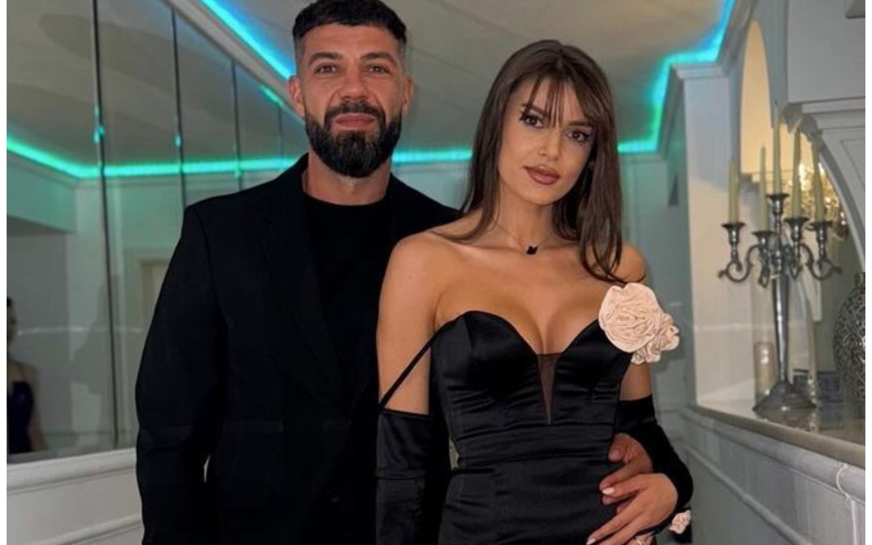 Fotbalistul Marius Constantin a cerut-o &icirc;n căsătorie pe Miruna Lazea. Cei doi se pregătesc acum de nuntă și sunt mai fericiți ca niciodată