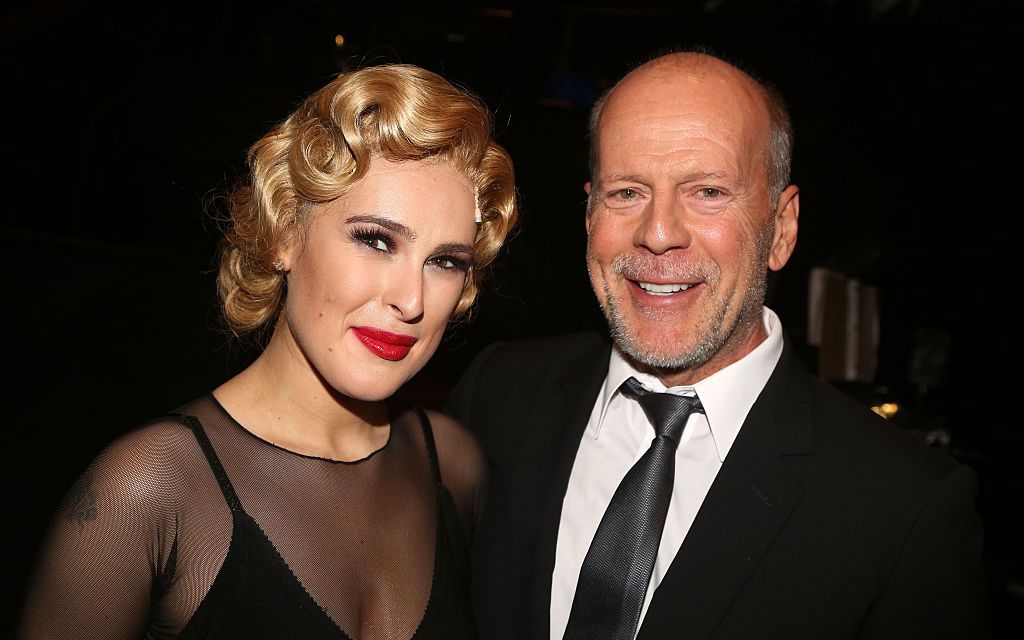 Ce simpatică e nepoata lui Bruce Willis. &Icirc;mbrăcată foarte cool, Louetta st&acirc;rnește admirația fanilor